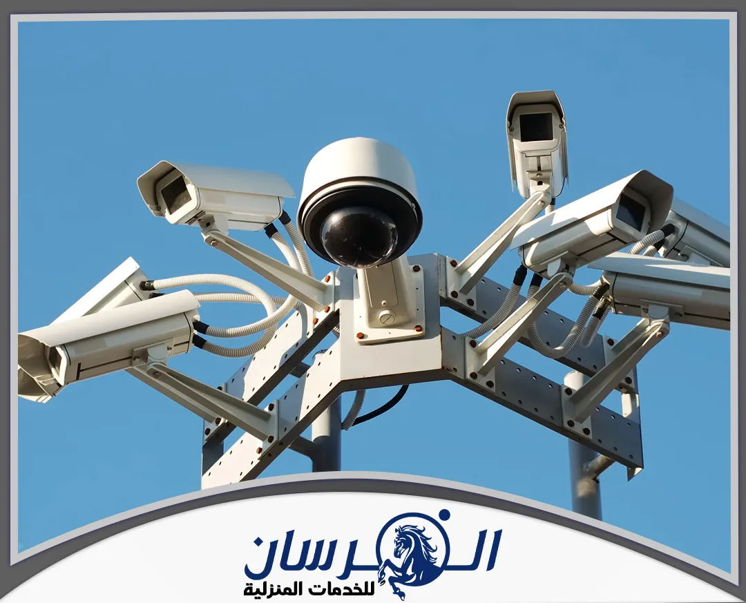 تركيب كاميرات مراقبة بالرياض بالضمان 0574301418 الفرسان يقدم الفني خدمة تركيب كاميرات المراقبة بدقة لتغطية جميع زوايا المكان بطريقة احترافية.
